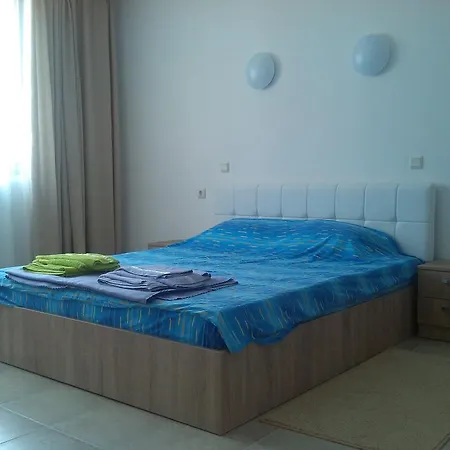 Private Apartment *