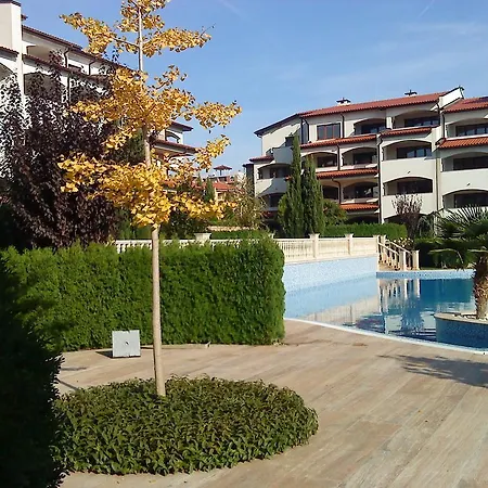 Private Apartment *